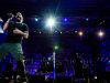 FUSION Sticks zeichnen klare Lichtlinien für Rea Garveys „NEON“-Tour