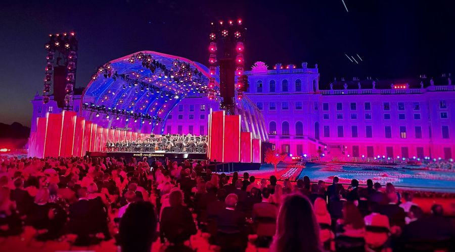 Sommernachtskonzert der Wiener Philharmoniker auch 2021 mit über 250 GLP-Scheinwerfern