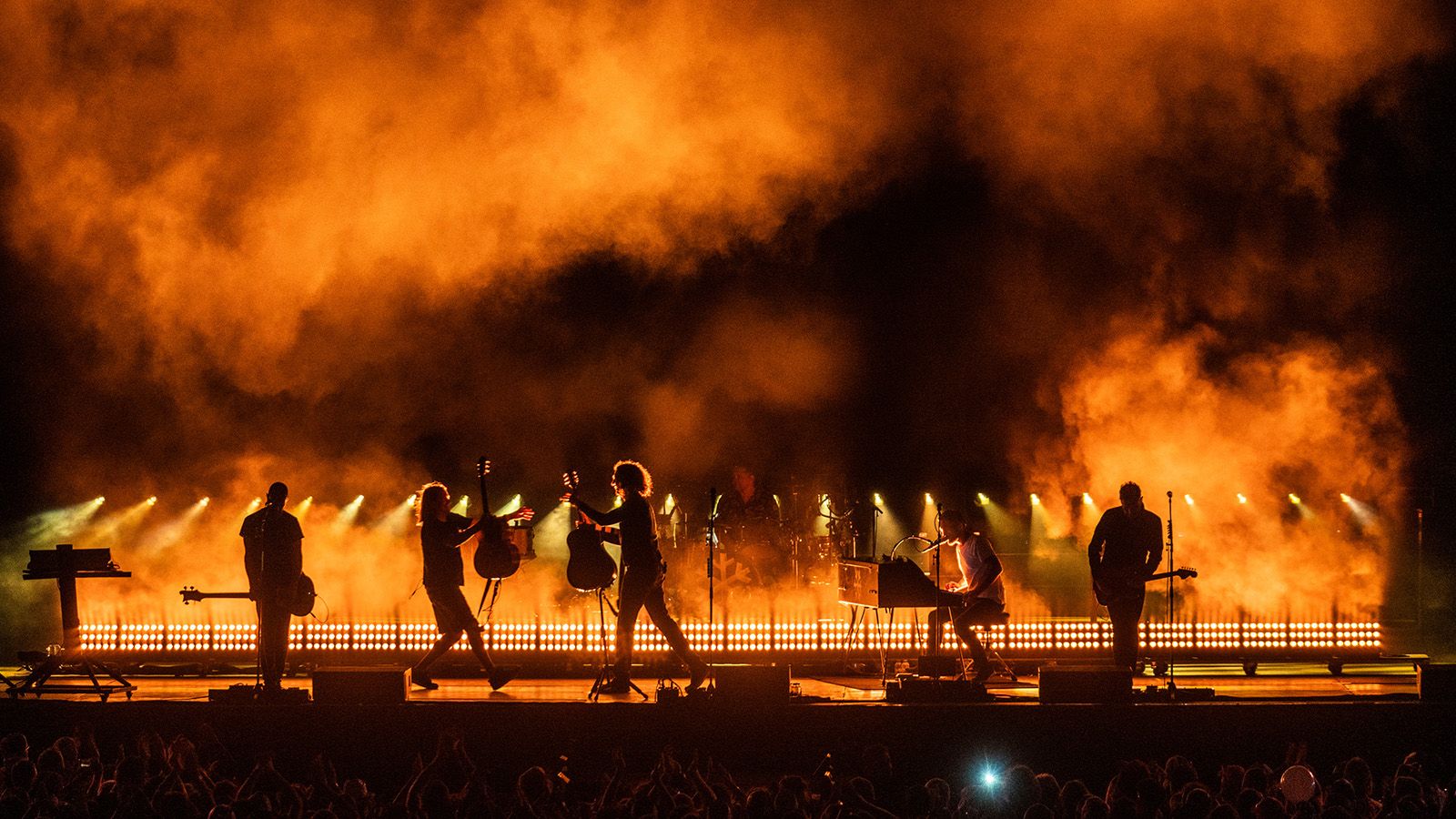 XDC1 IP Hybrid ermöglicht Snow Patrol einen farbig-dynamischen Band-Riser