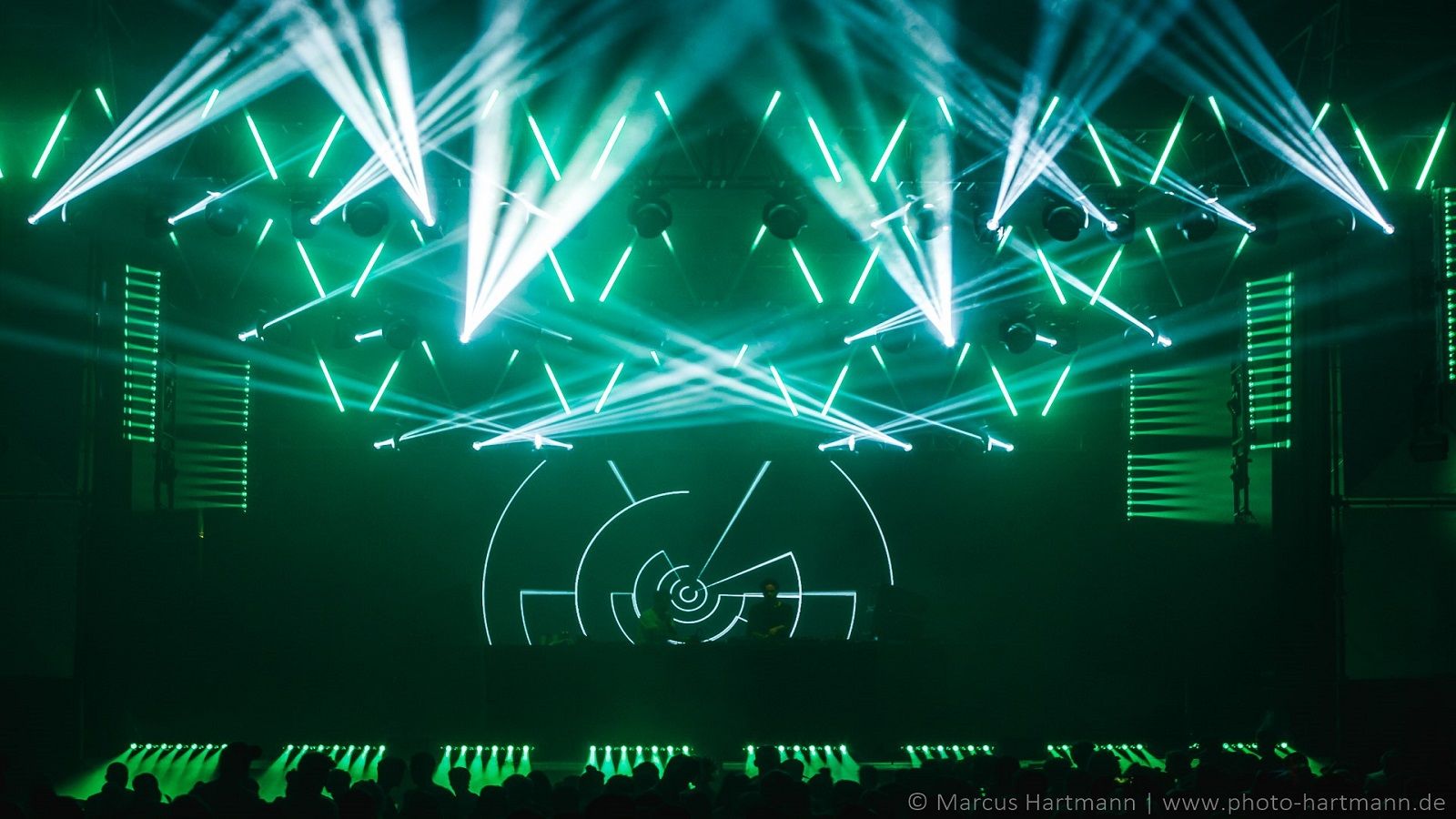 Das Zürich Openair erstrahlt im Design von Leo Herrmann