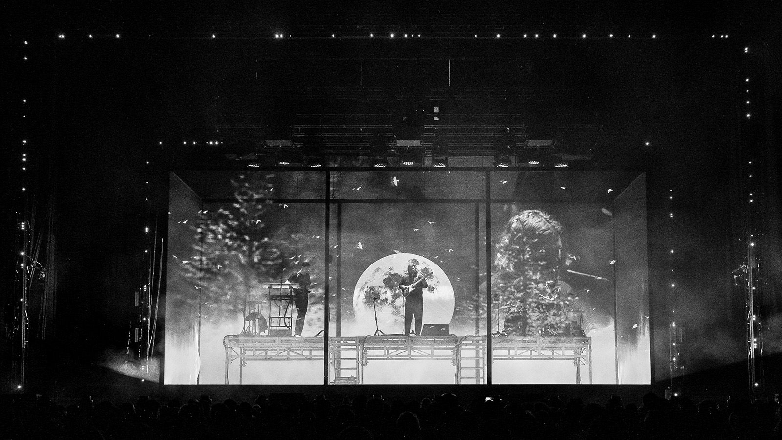 GLP supports FragmentNine’s unique holography for alt-J