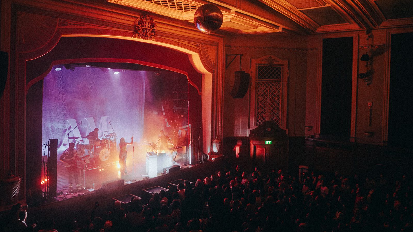 Alice Merton takes GLP impression X4 Bar 20 on S.I.D.E.S. European tour