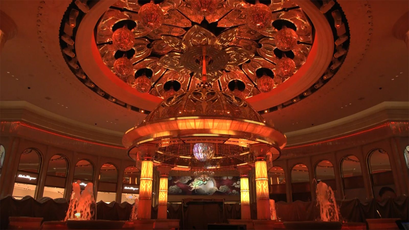 GLP impression X4 Bar 20s highlight dazzling Crystal Lobby Show