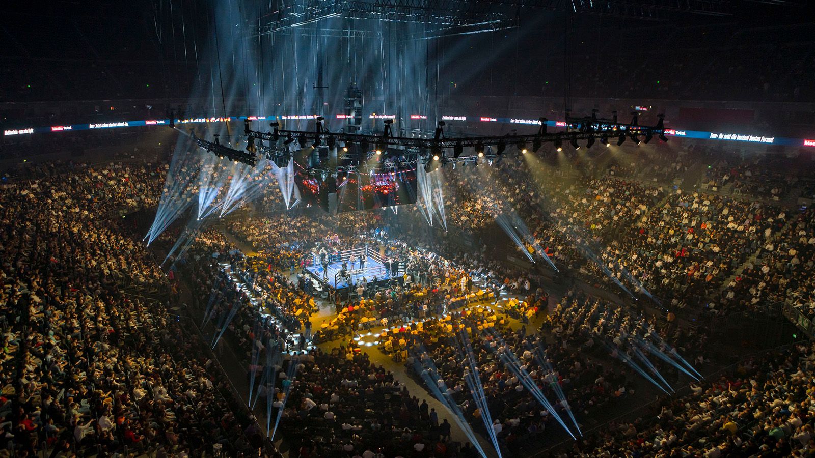 PRG setzt für „The Great Fight Night“ in der Kölner Lanxess Arena auf GLP