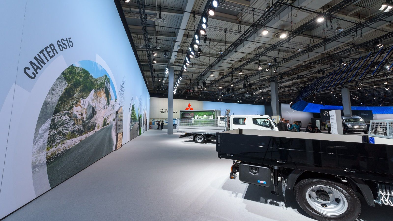 rgb setzt den Stand der Daimler AG bei der IAA Nutzfahrzeuge ins rechte Licht