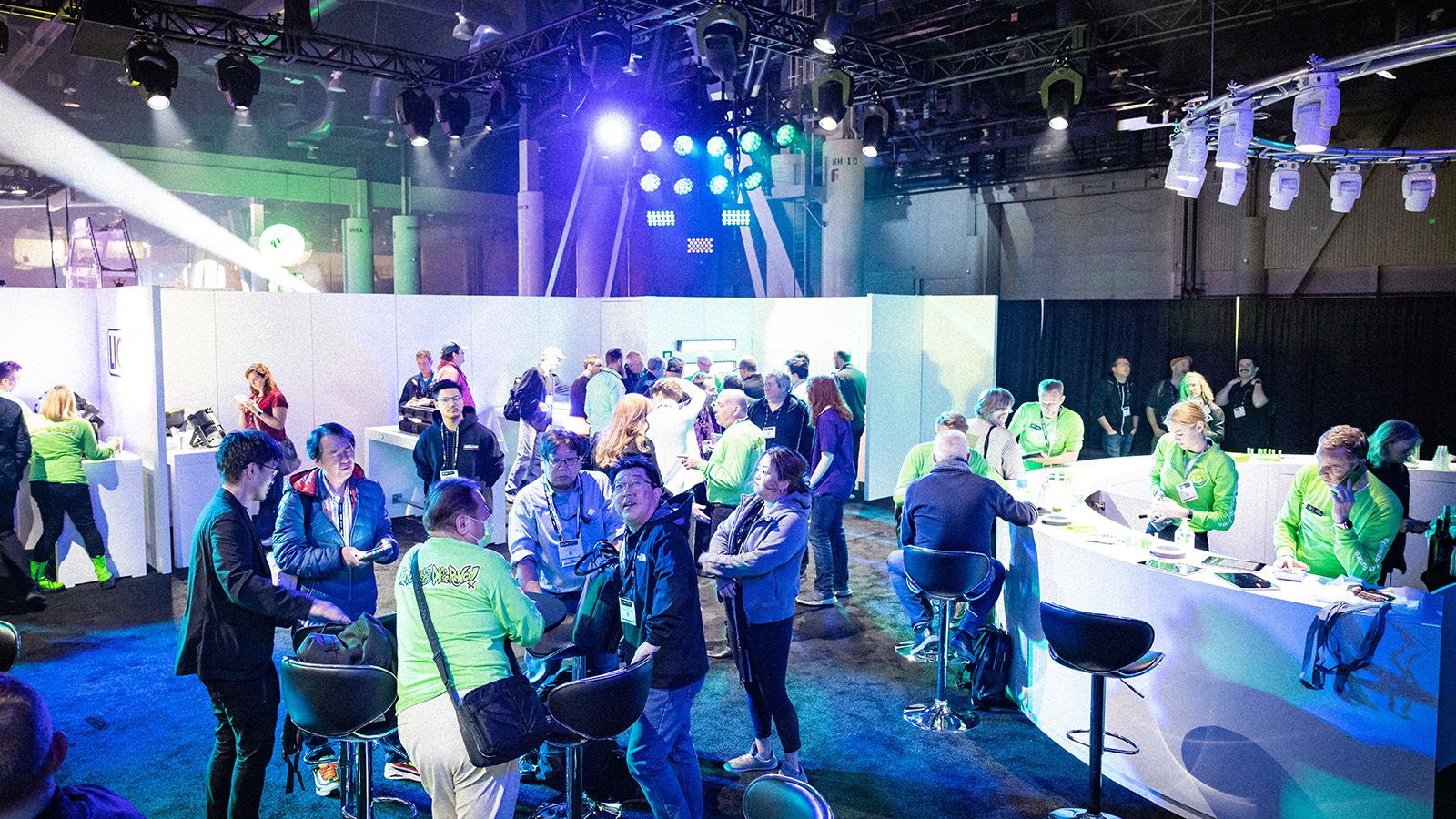 Besucher der LDI 2022 scharen sich um GLP-Produkte der neuesten Generation