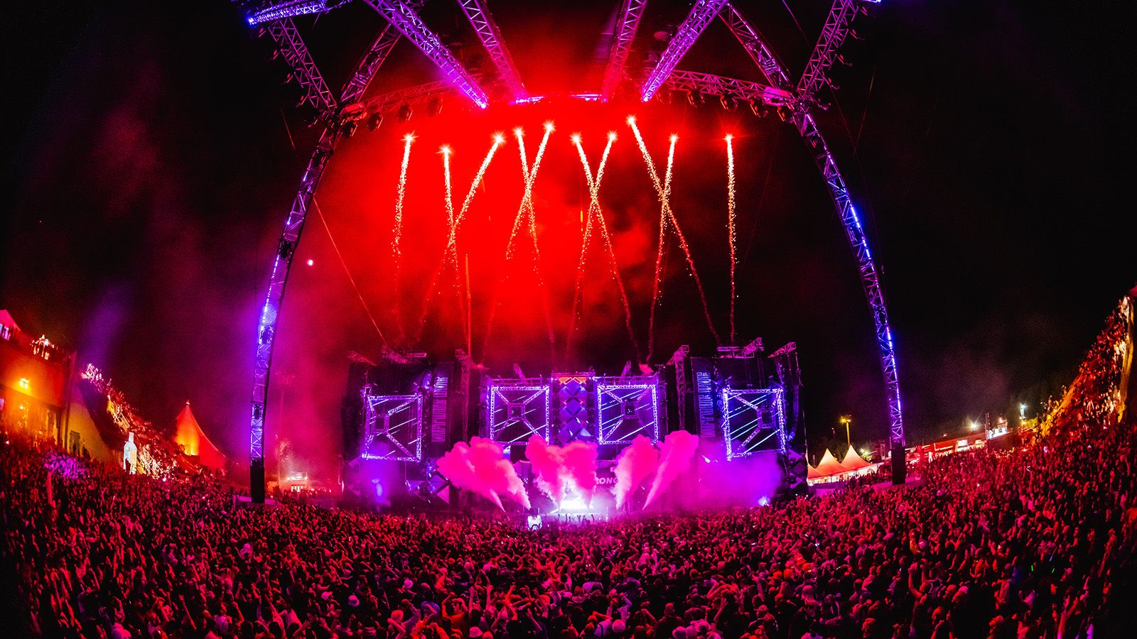 GLP KNV flashen den Open Air Floor der NATURE ONE
