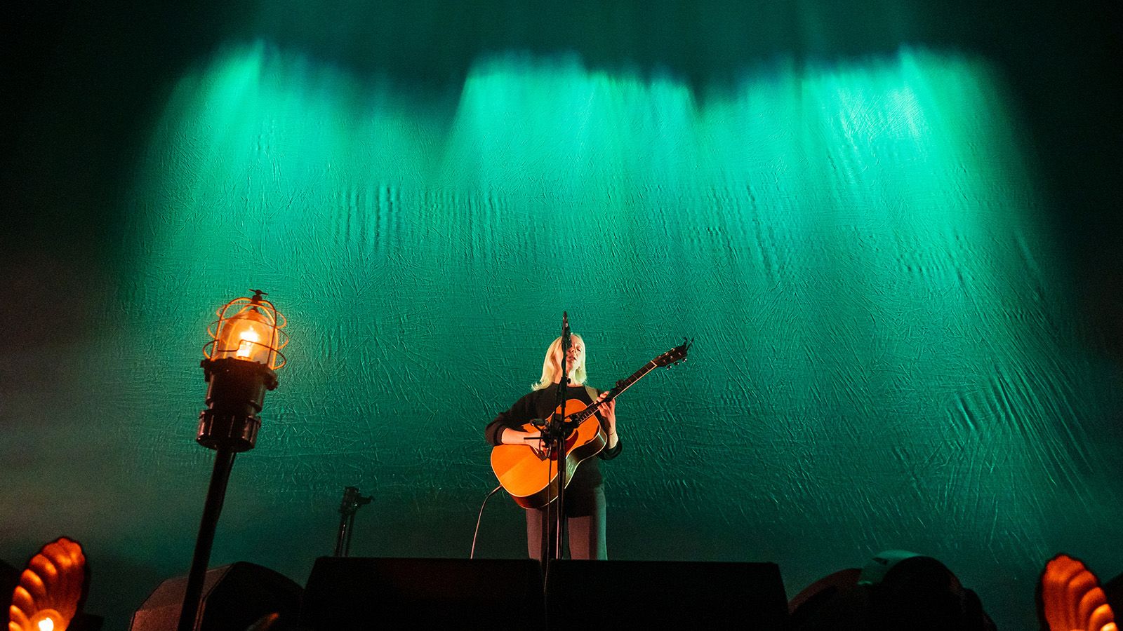 Laura Marling tells her story with impression X4 Bar 20s