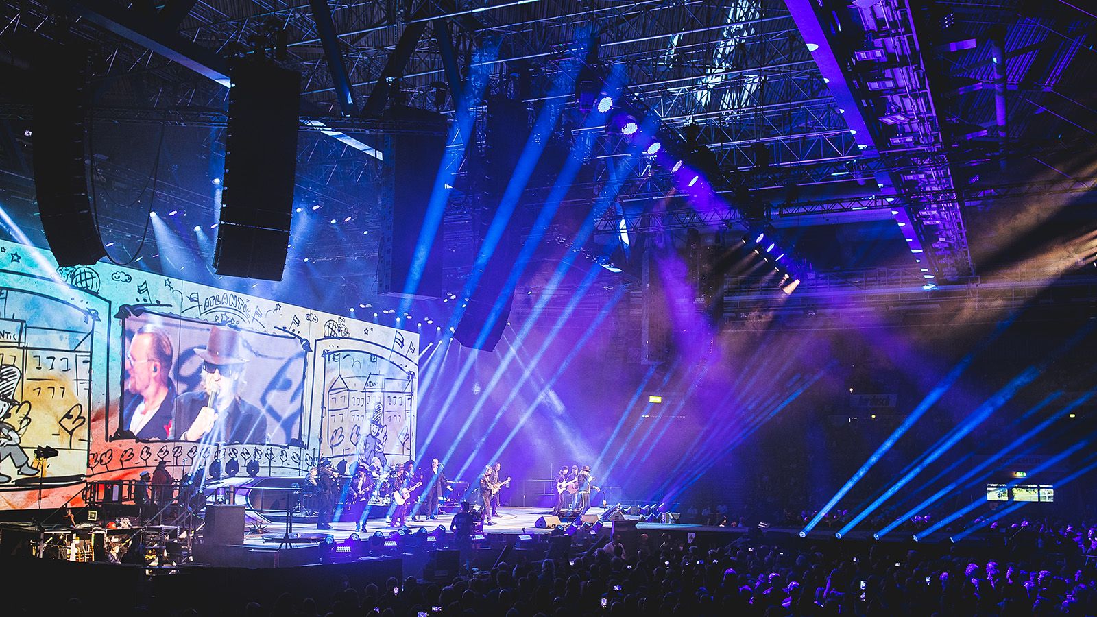 GLP delivers flexibility, energy efficiency and ‘under-hat’ lighting for Udo Lindenberg’s Udopium Live tour