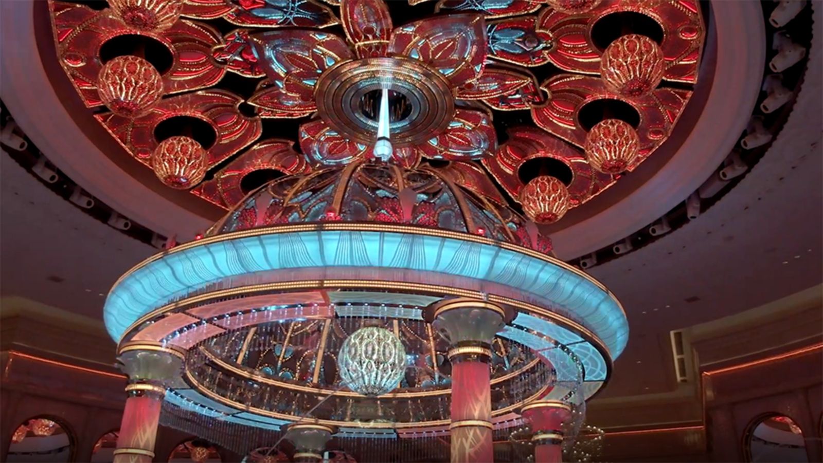 GLP impression X4 Bar 20s highlight dazzling Crystal Lobby Show