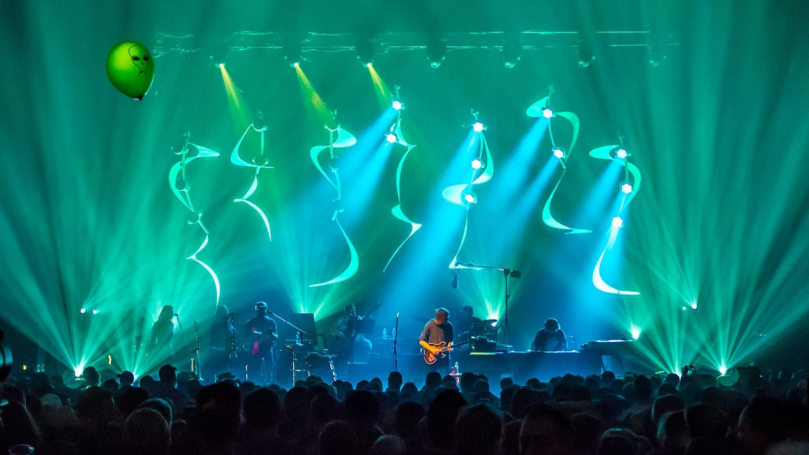 White X4 swirls into action with Trey Anastasio band