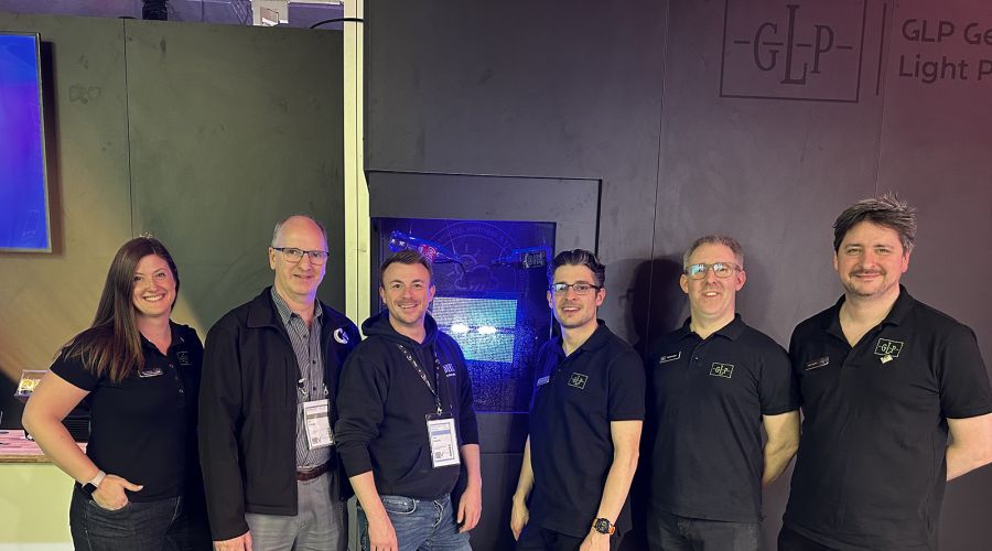 Dry Hire Lighting stockt GLP Bestand mit Großinvestition in JDC2 IP und impression X5 IP Maxx auf