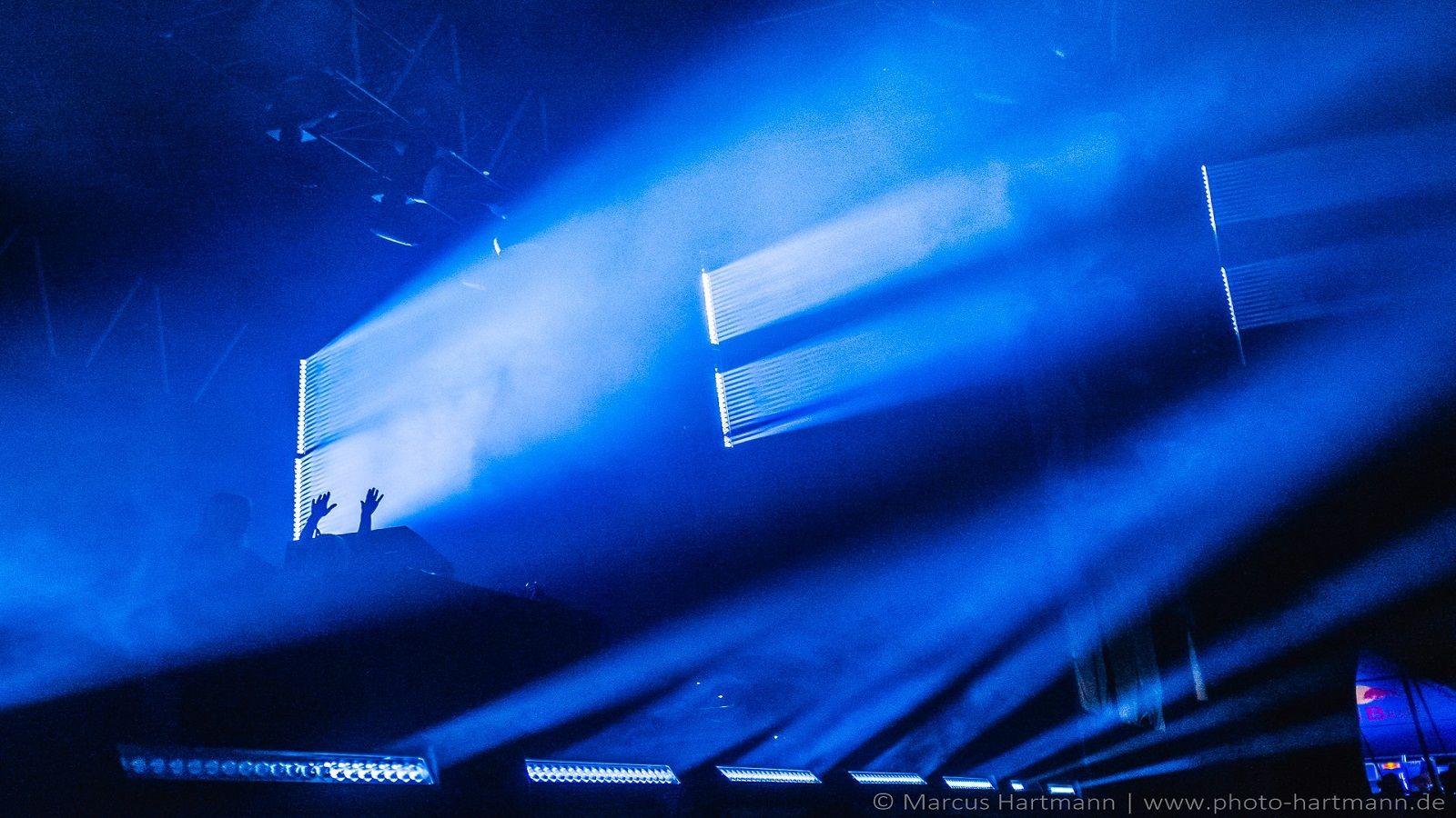 Das Zürich Openair erstrahlt im Design von Leo Herrmann