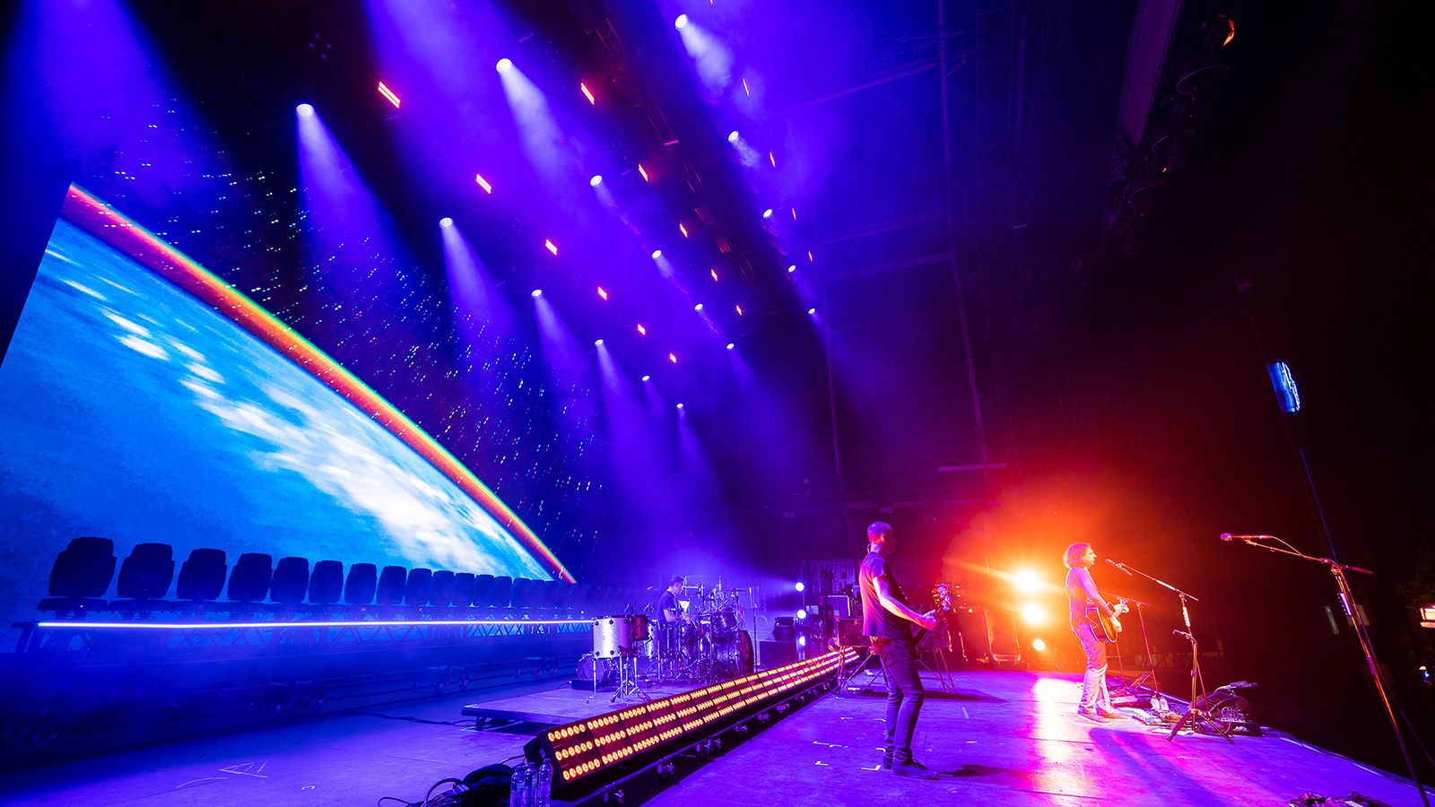 XDC1 IP Hybrid ermöglicht Snow Patrol einen farbig-dynamischen Band-Riser
