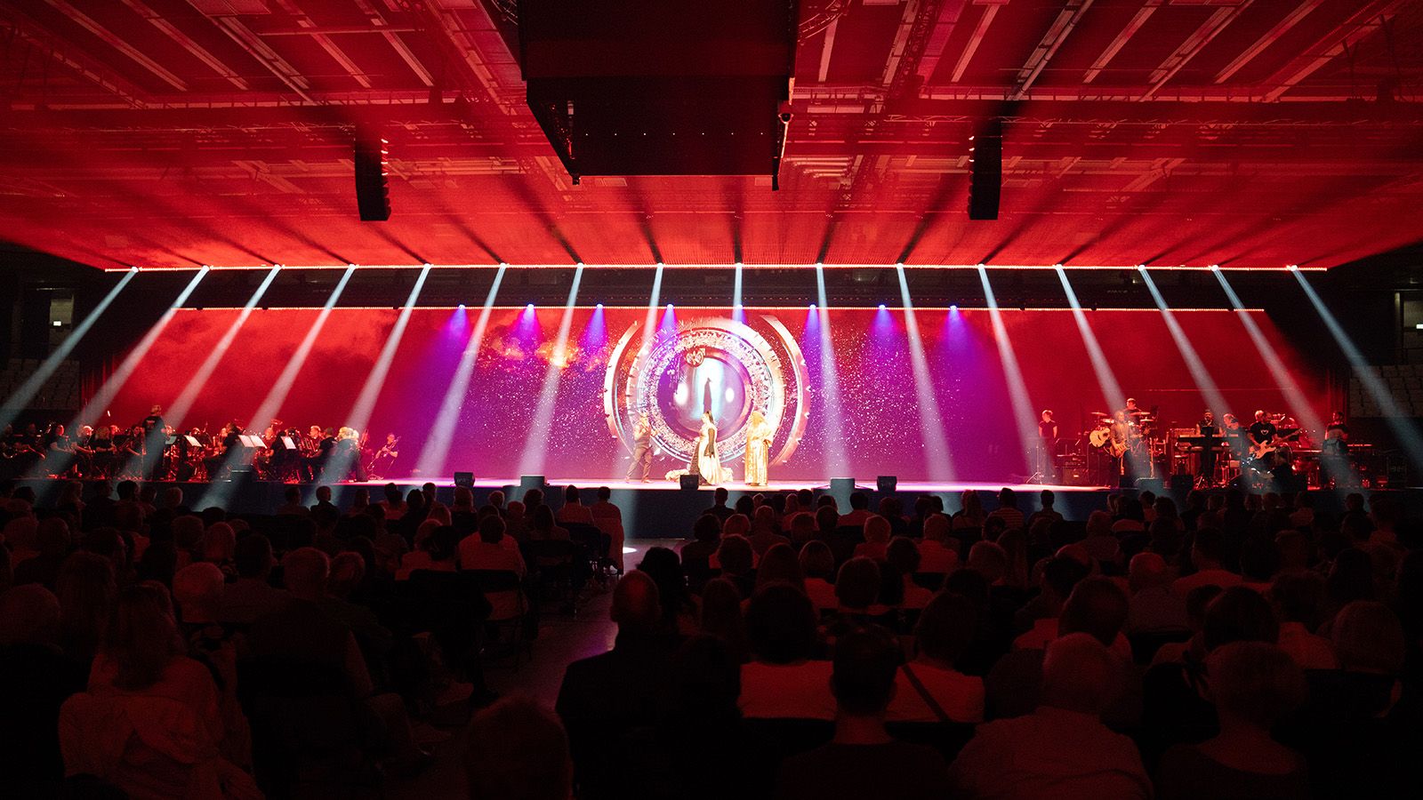 GLP WildBar 16 and impression X5 Compact light a 32-metre stage for the HERILO rock musical in Kaufbeuren