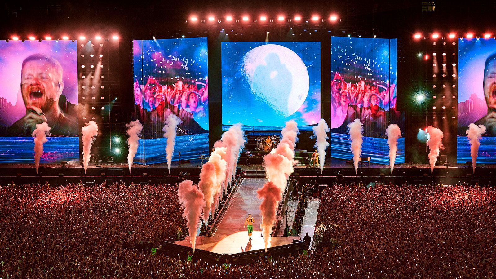 Visuelles Feuerwerk: JDC Burst 1 begleitet Imagine Dragons auf Tour