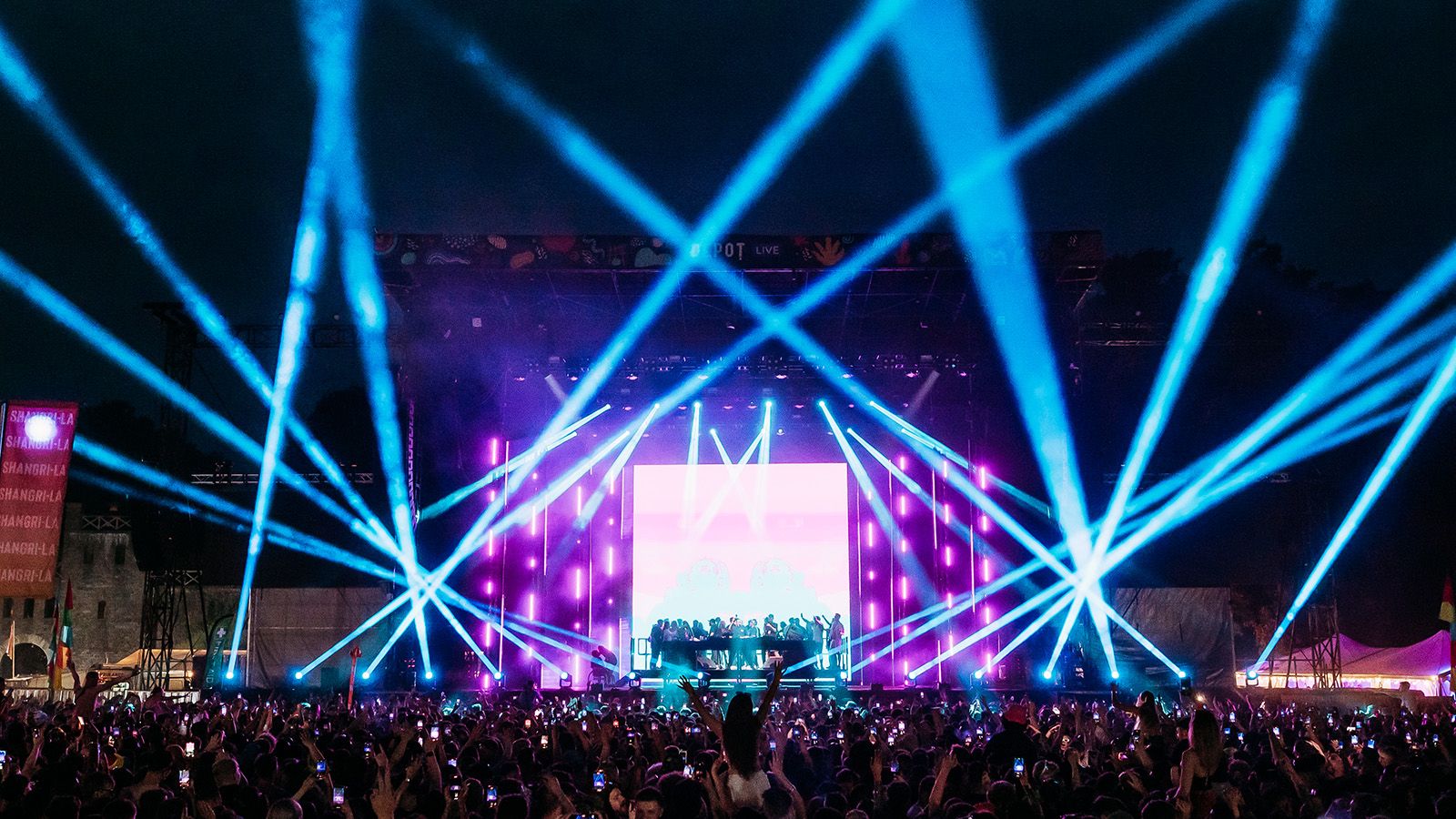 JDC Lines erwecken Fishers EDM-Spektakel am Cardiff Castle zum Leben