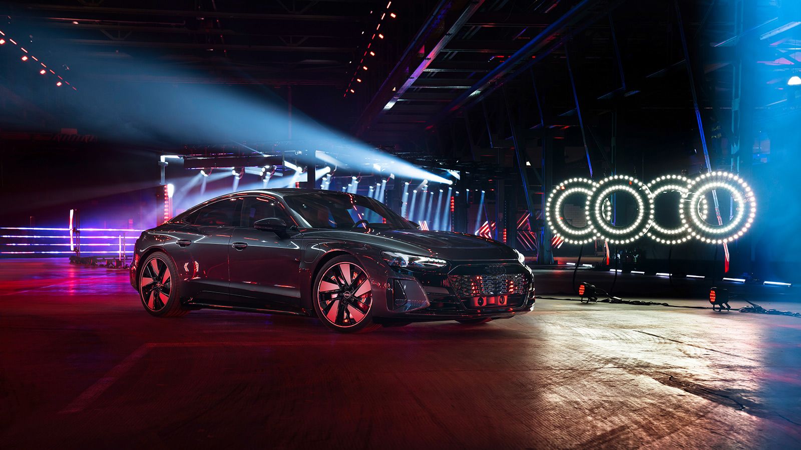 High-speed GLP Light-show for Audi e-tron World Premiere