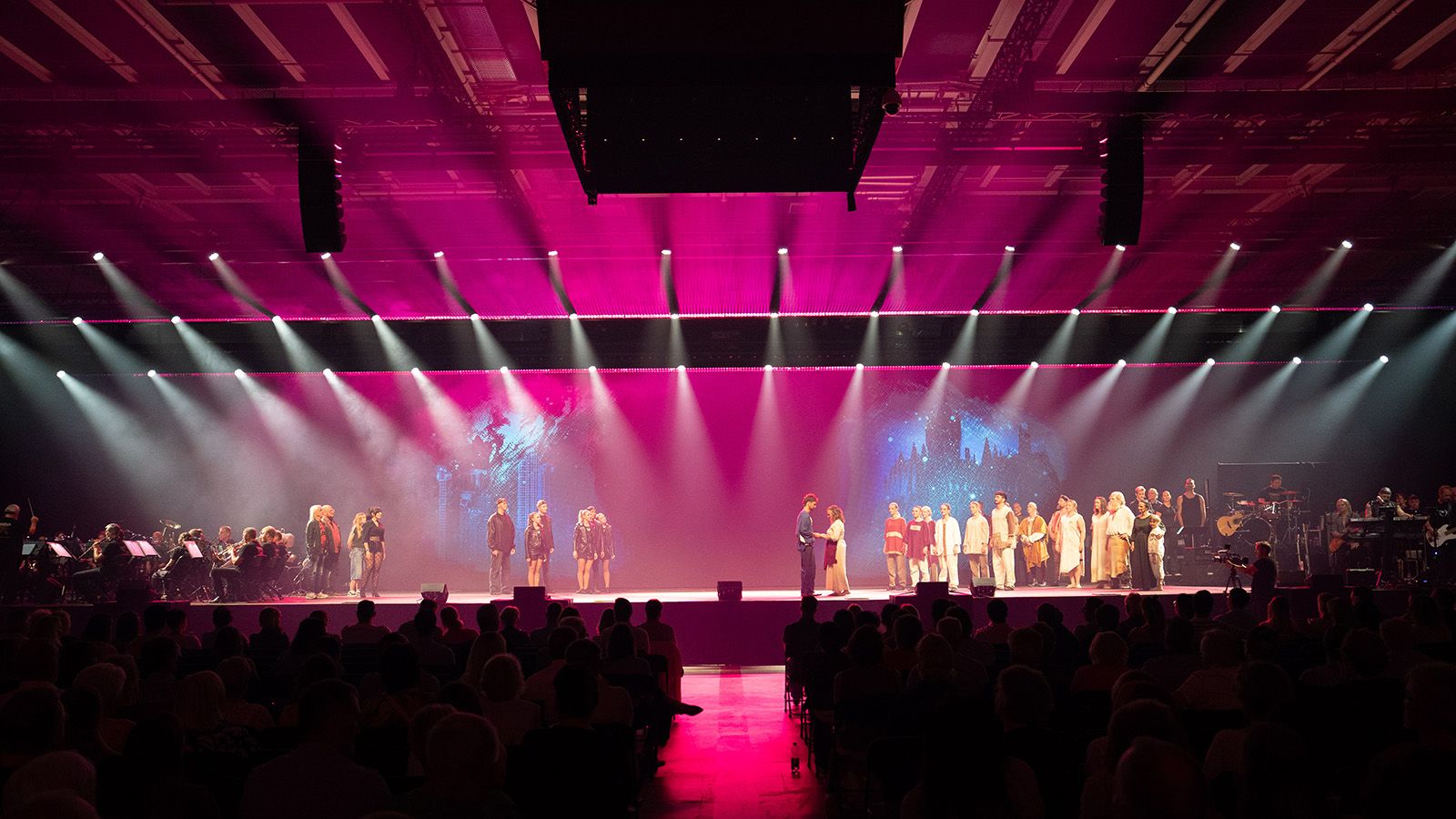 GLP WildBar 16 and impression X5 Compact light a 32-metre stage for the HERILO rock musical in Kaufbeuren
