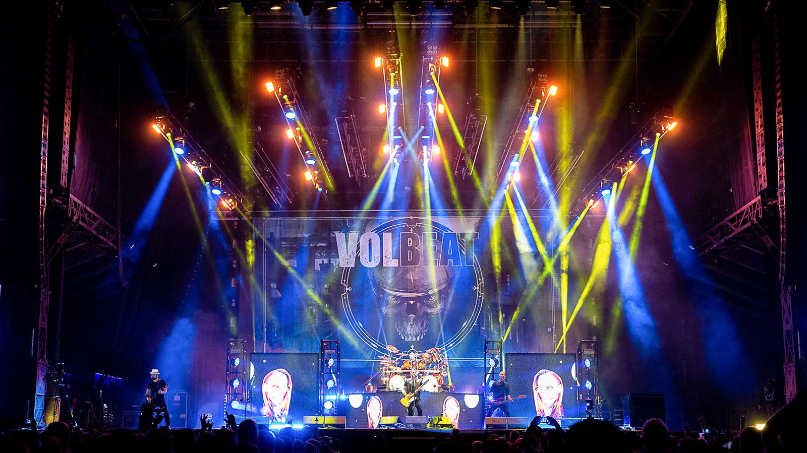 JDC1 und X4 Bars mit Niller Bjerregaard bei Volbeat-Show