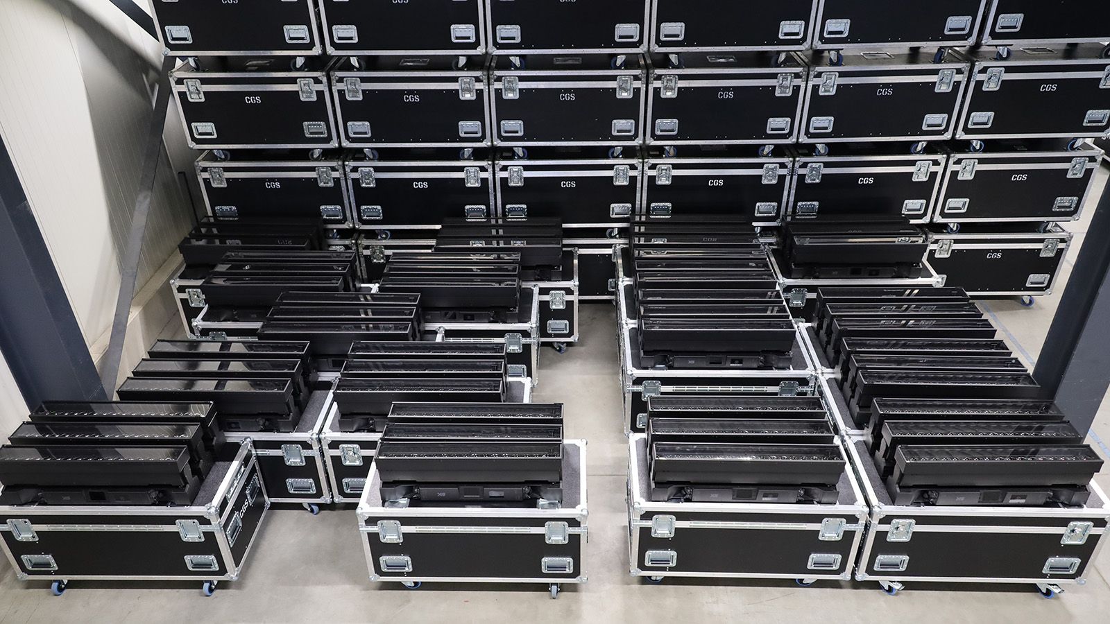 CGS Dry Hire erweitert GLP X5 Bestand um impression X5 IP Bar 1000