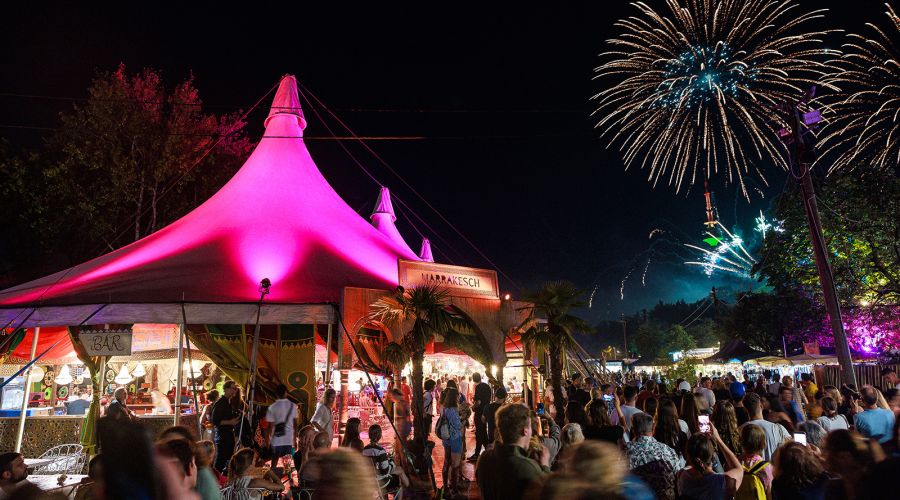 PRG beleuchtet das Münchner Tollwood Festival mit über 270 GLP Scheinwerfern