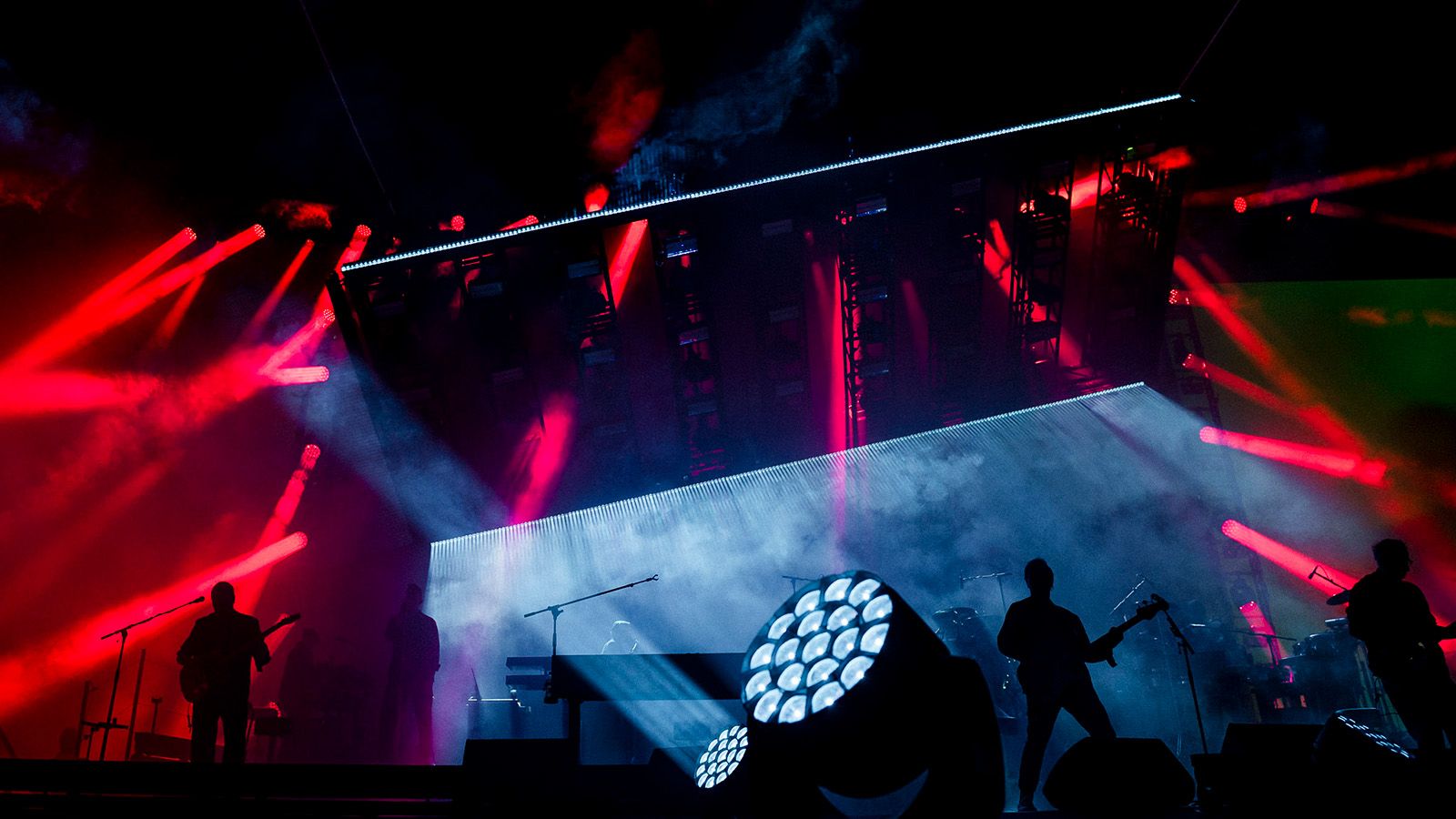 More than 220 GLP fixtures in use on Herbert Grönemeyer’s Das ist los arena tour