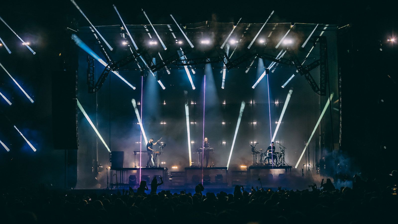 FUSION Exo Beam 10 debut for RÜFÜS DU SOL