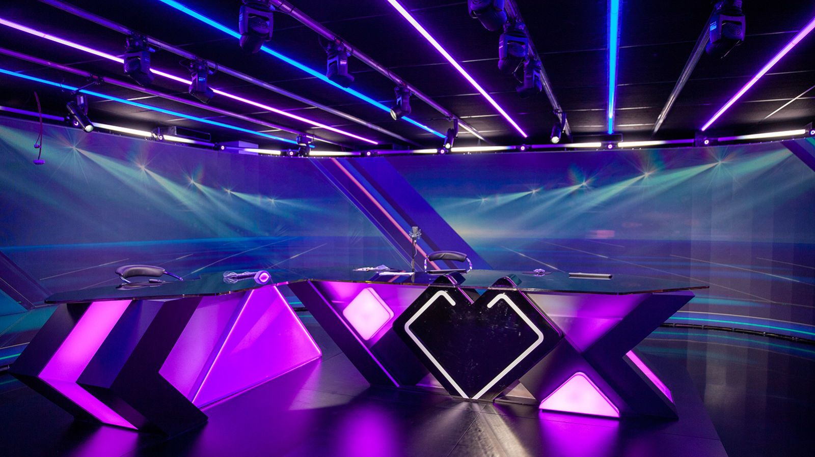 RadioNorba creates new flagship TV studio around GLP KNV Dot and impression FR1