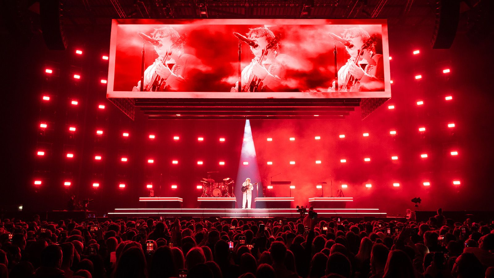 Lewis Capaldi tours with over 170 GLP flexible hybrid LEDs