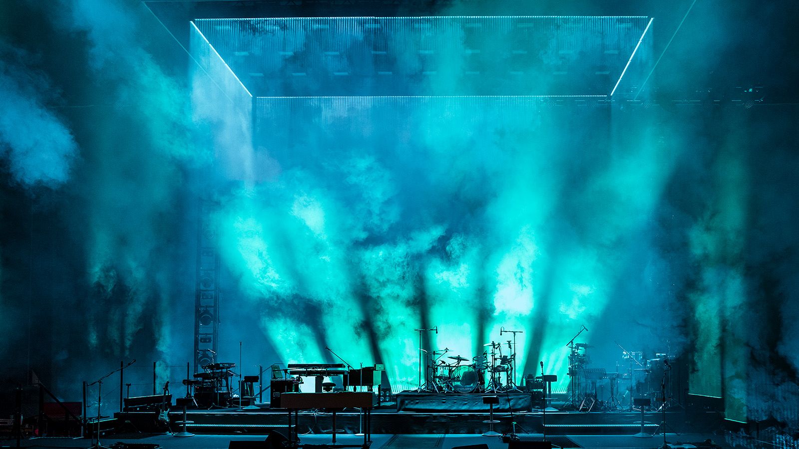 More than 220 GLP fixtures in use on Herbert Grönemeyer’s Das ist los arena tour