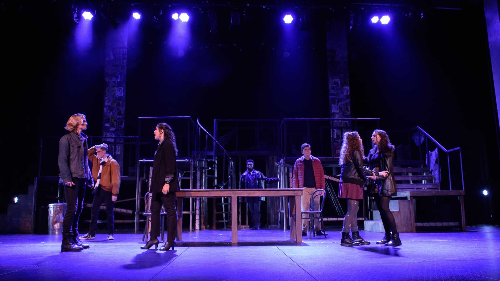 Dr. Phillips High School startet mit „Rent“ ins neue Semester