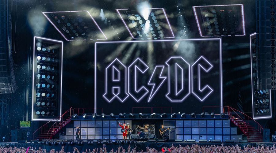 168 GLP impression X5 IP Maxx begleiten die AC/DC Tour