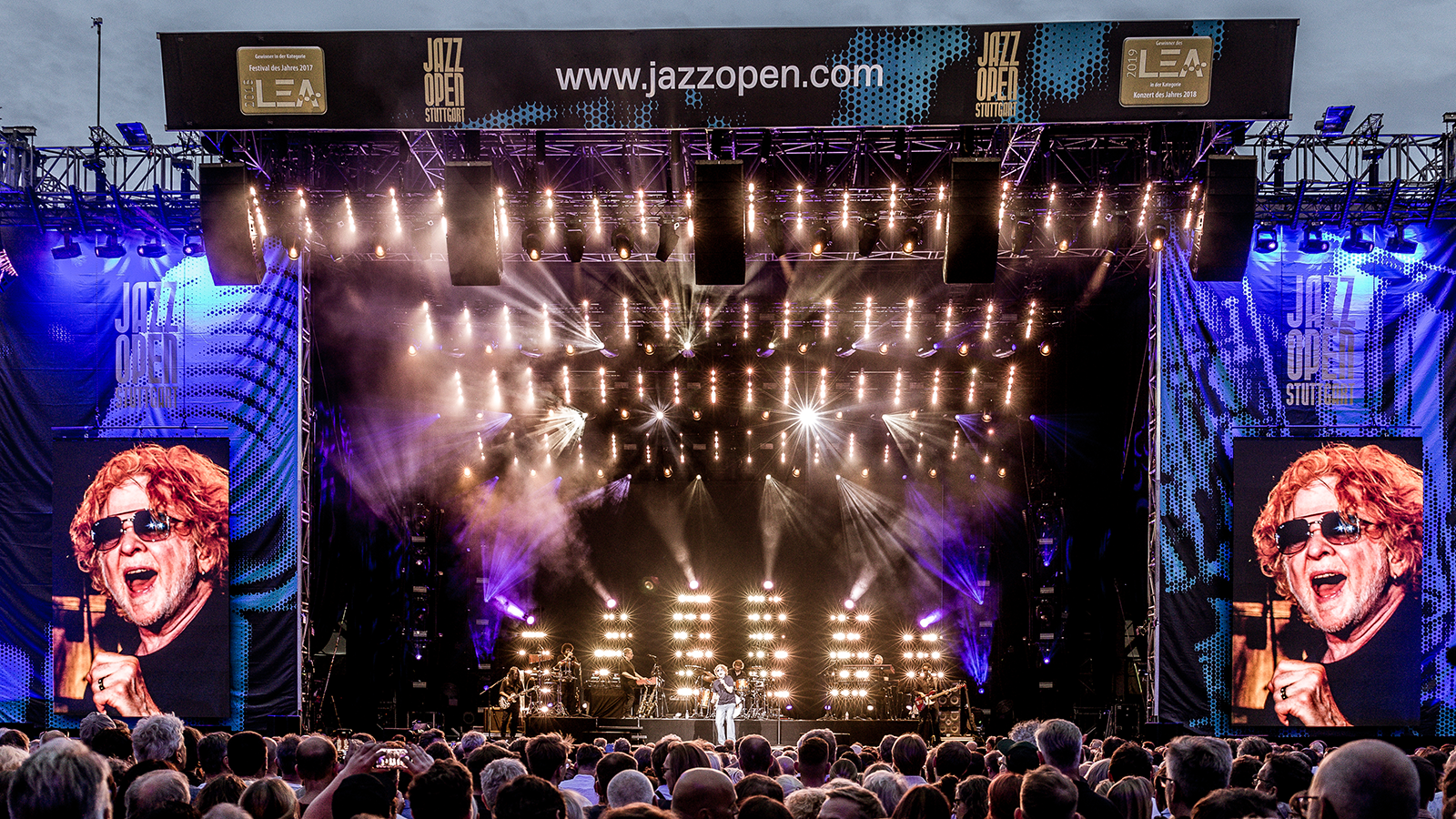 Sound & Light Veranstaltungstechnik liefert über 220 GLP Scheinwerfer für die Jazzopen in Stuttgart