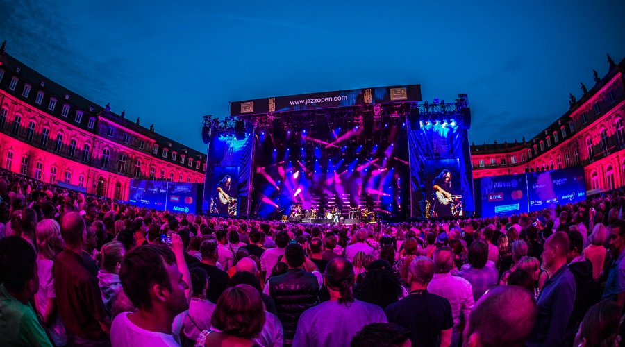 Sound & Light Veranstaltungstechnik liefert über 220 GLP Scheinwerfer für die Jazzopen in Stuttgart