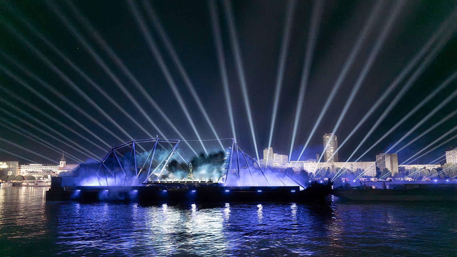 Odyssey on the Danube: GLP lights up Linzer Klangwolke 2023