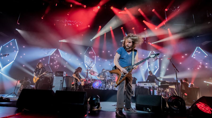 Marc Janowitz baut eine Galaxie aus KNV Dot für My Morning Jacket