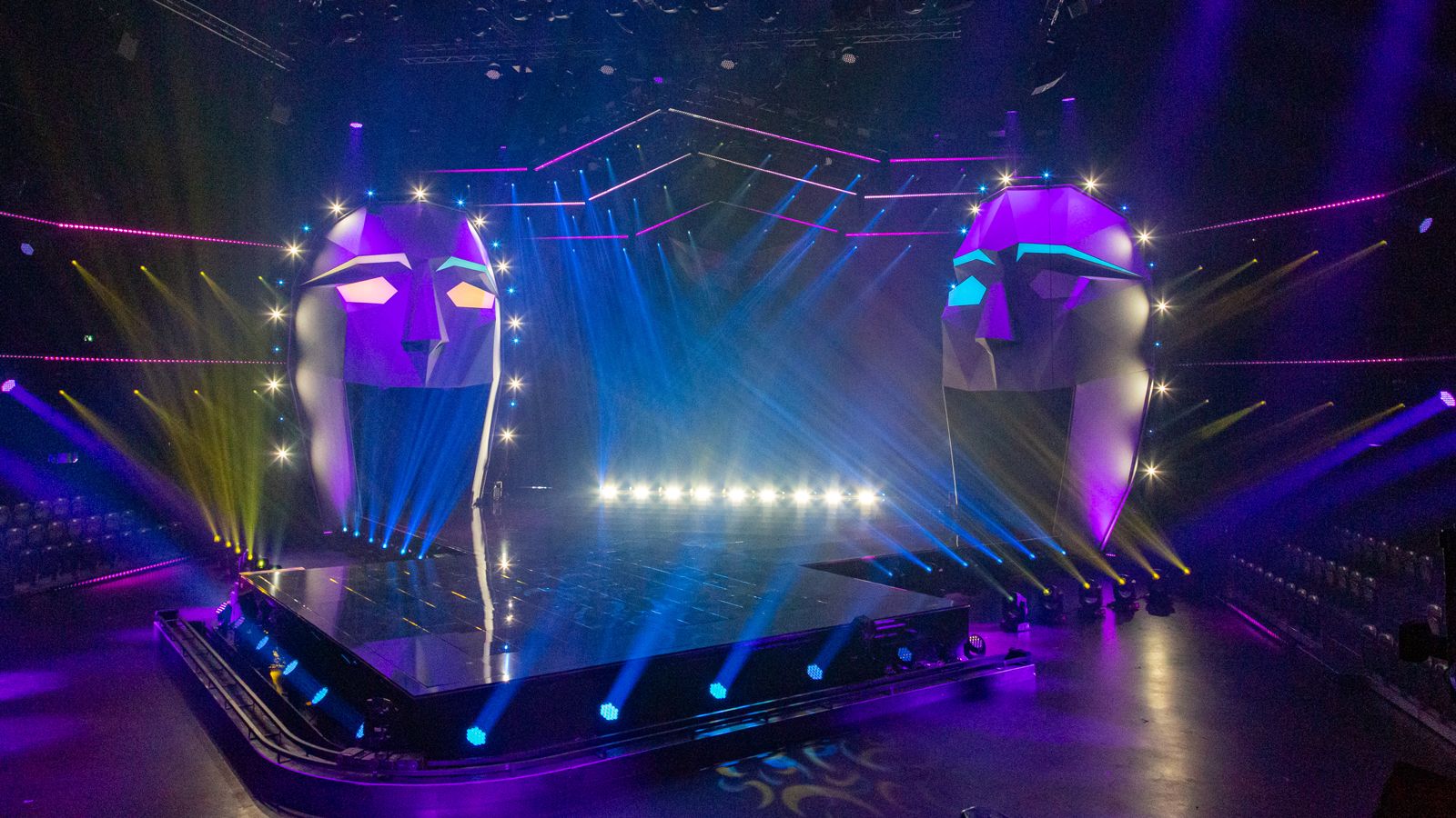 Musikalischer Maskenball – „The Masked Singer“ mit Licht von GLP