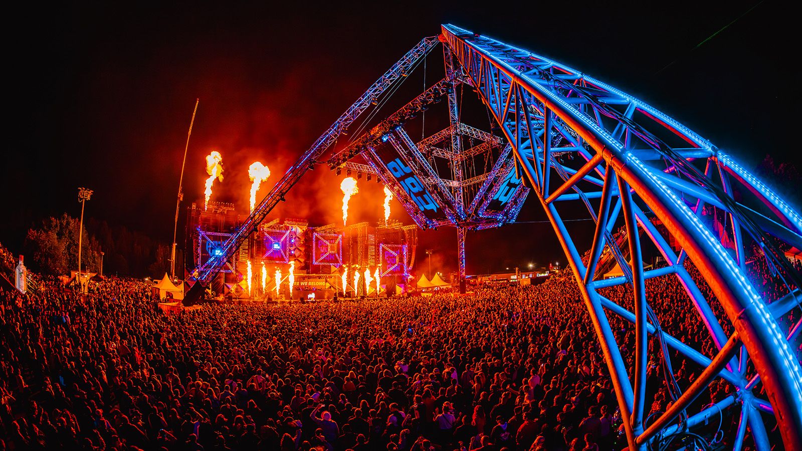 GLP KNV flashen den Open Air Floor der NATURE ONE