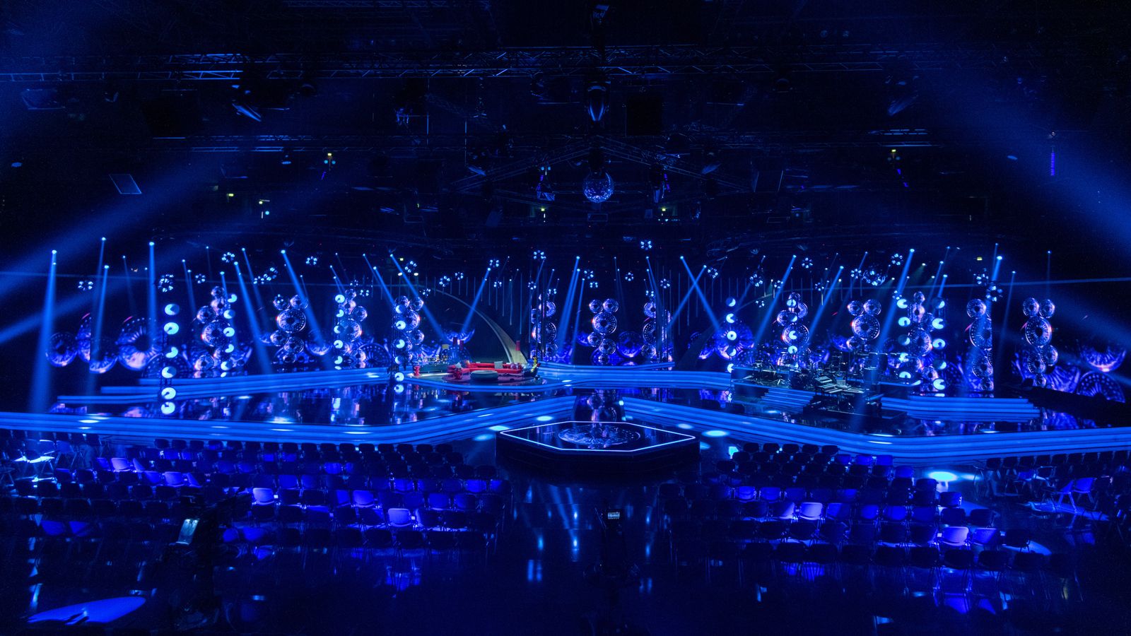 Gottschalk’s Big 80s Show travels back to the 80s with GLP’s KNV system