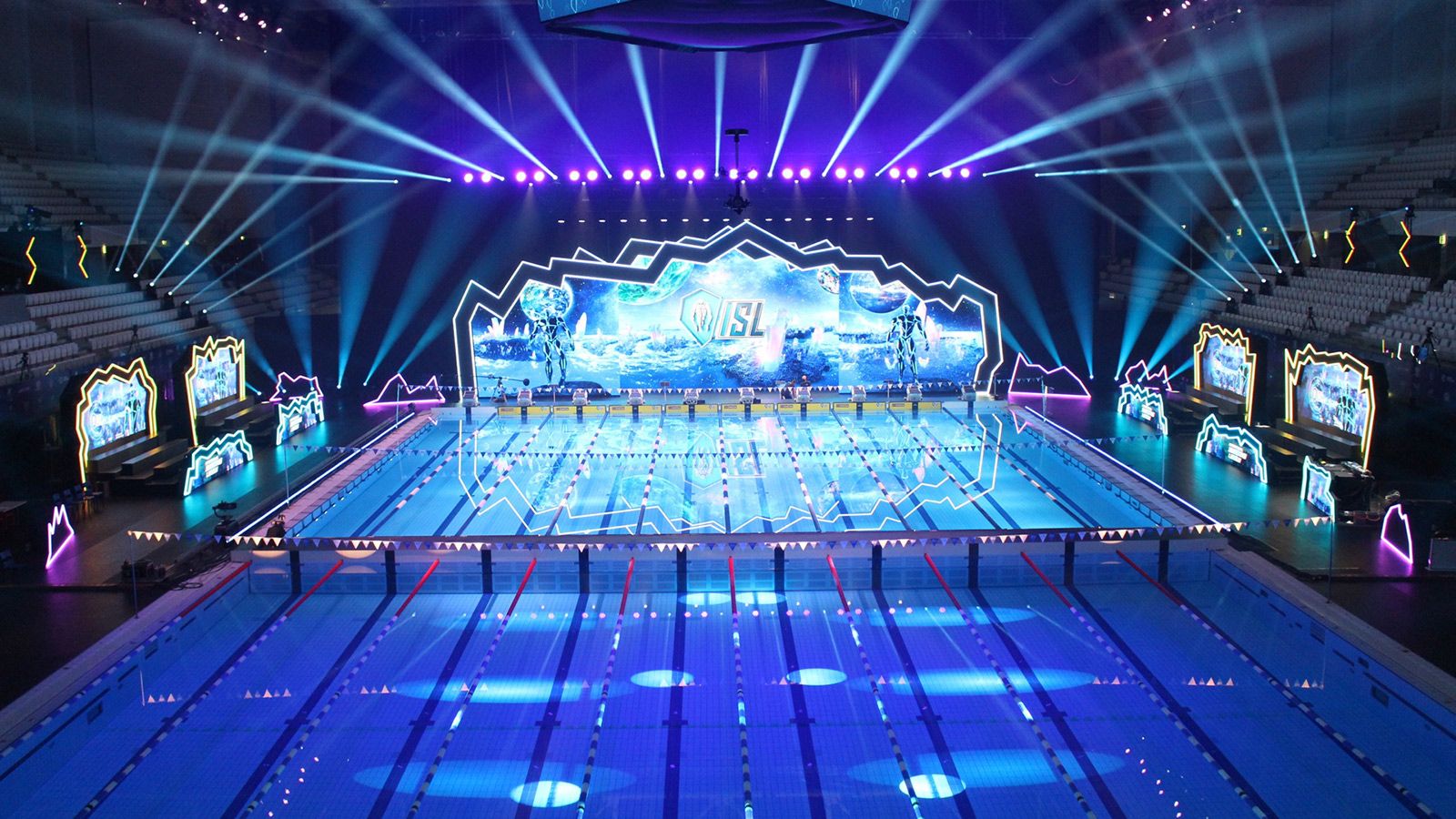 FUSION Stick FS20 beleuchten Austragungsort der International Swimming League