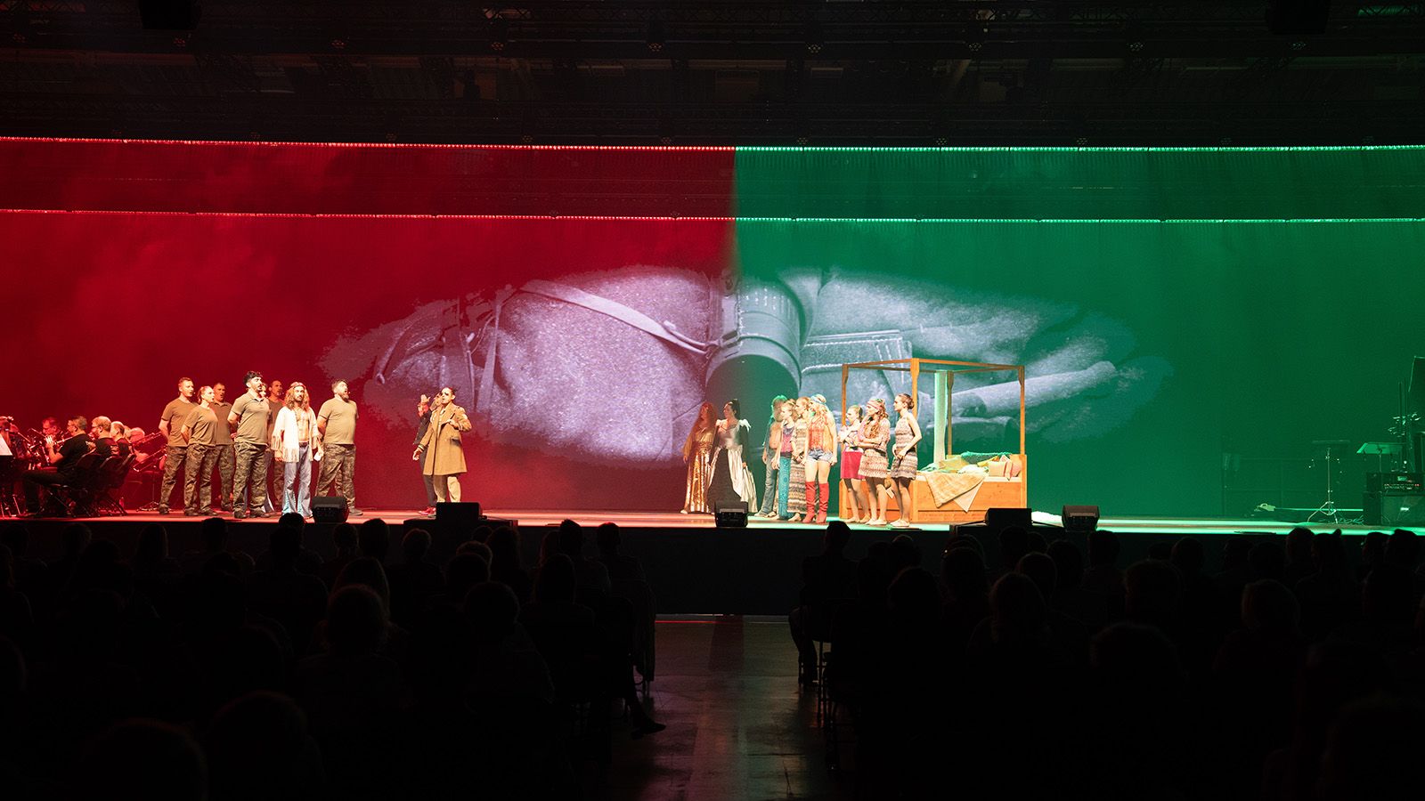 GLP WildBar 16 and impression X5 Compact light a 32-metre stage for the HERILO rock musical in Kaufbeuren