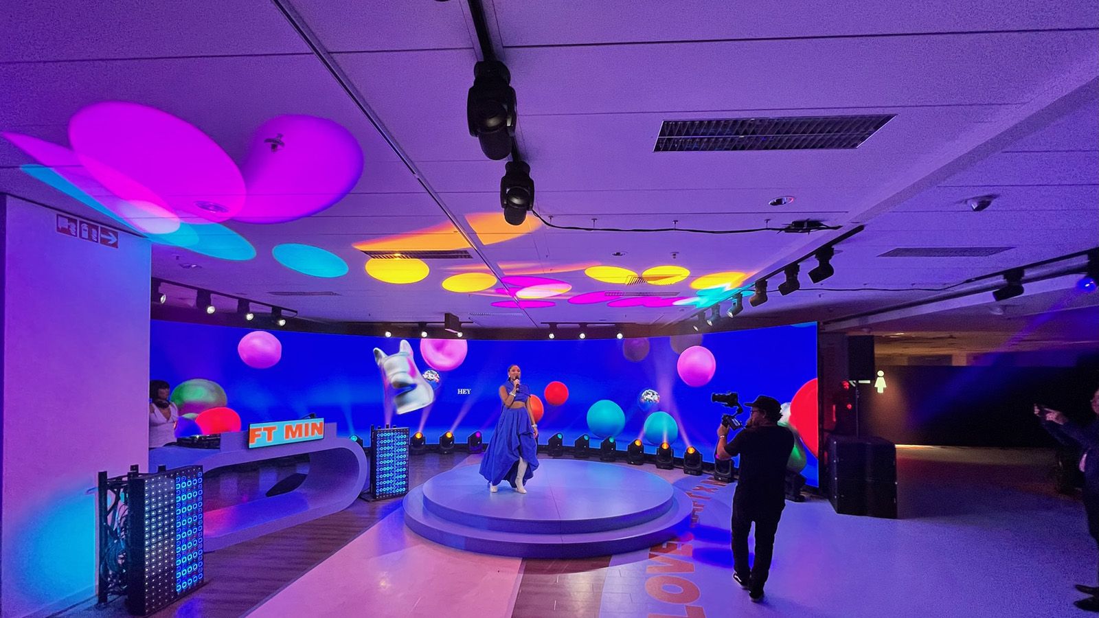 NIYU creates Pop-Up Location in Munich with GLP lighting