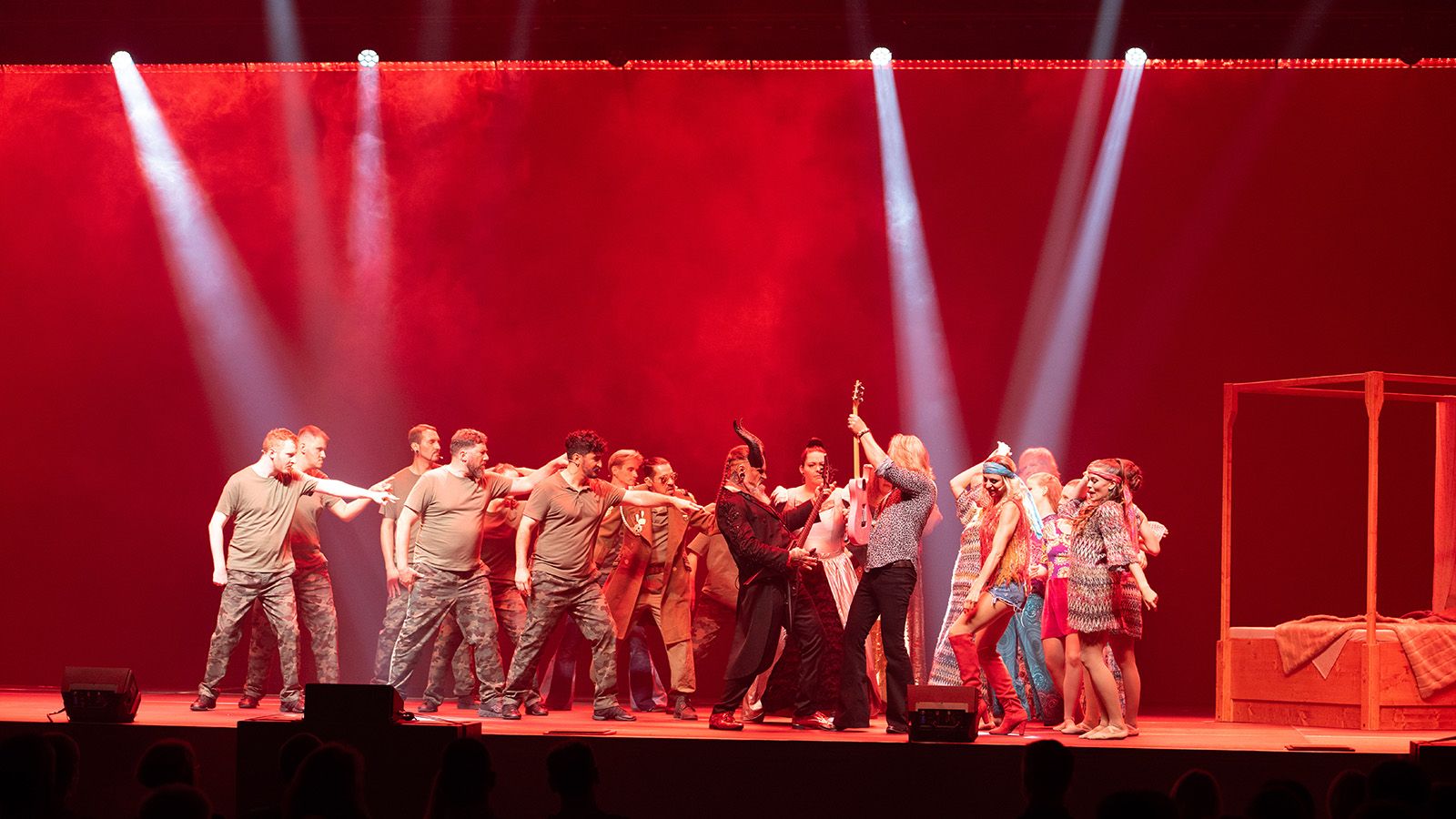 GLP WildBar 16 and impression X5 Compact light a 32-metre stage for the HERILO rock musical in Kaufbeuren