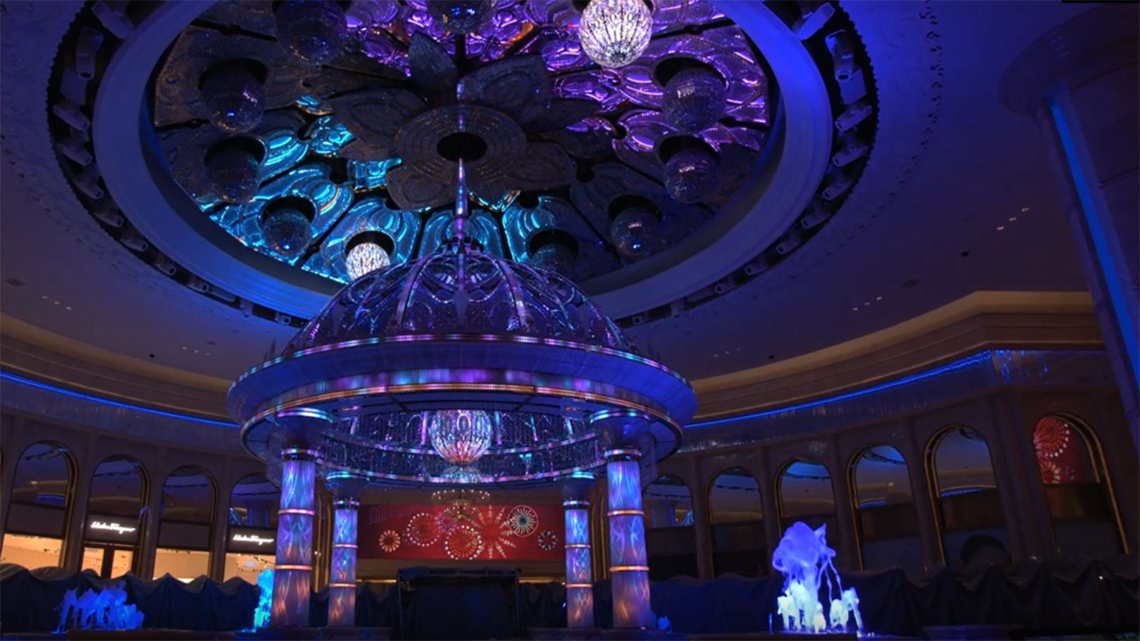 GLP impression X4 Bar 20s highlight dazzling Crystal Lobby Show