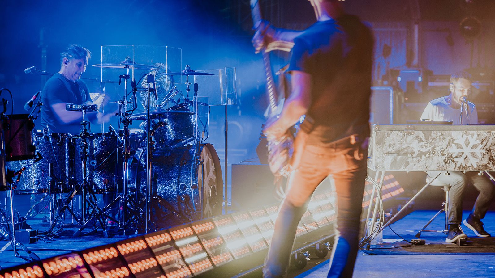 XDC1 IP Hybrid ermöglicht Snow Patrol einen farbig-dynamischen Band-Riser