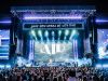 André Petrus immerses Shania Twain in a world of JDC hybrid lights