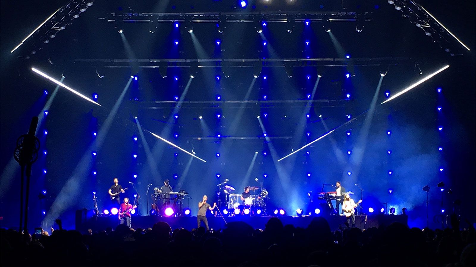 Maroon 5 und die X4 Bars für die Party des Jahres