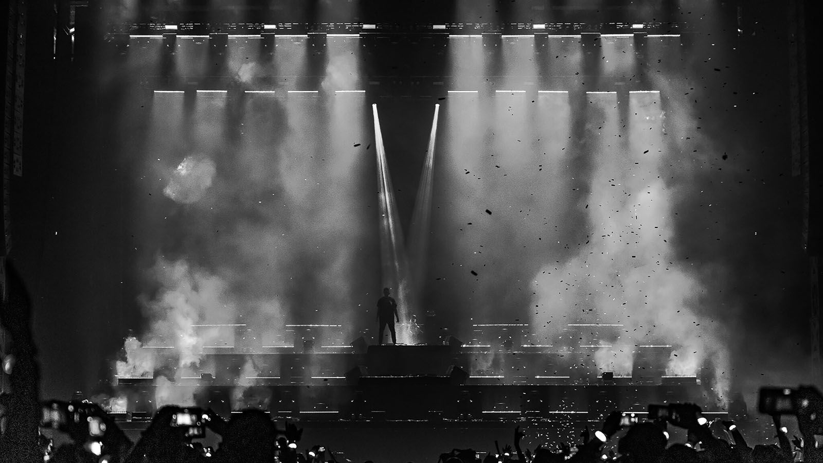 Über 100 GLP-Scheinwerfer beleuchten die Stadion-Show von ILLENIUM in Las Vegas