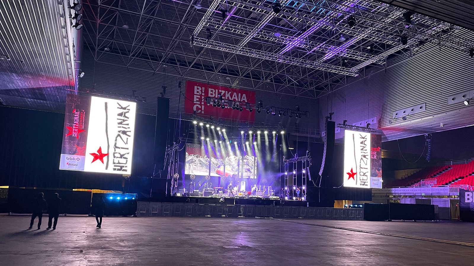 GLP fills Hertzainak's farewell performance with colour in Bilbao